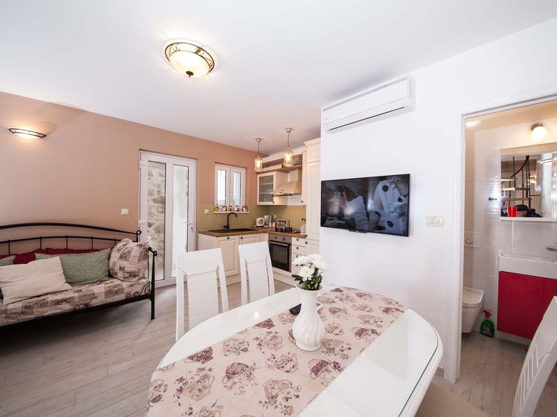 22446885-Ferienhaus-5-Podgora-800x600-0