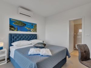 23380732-Ferienhaus-6-Podgora-300x225-2