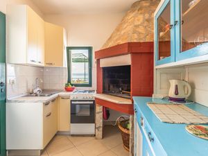 23737130-Ferienhaus-3-Podgora-300x225-2