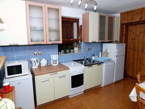 23927703-Ferienhaus-4-Podgora-300x225-5