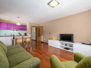 23725175-Ferienhaus-8-Podpićan-300x225-2