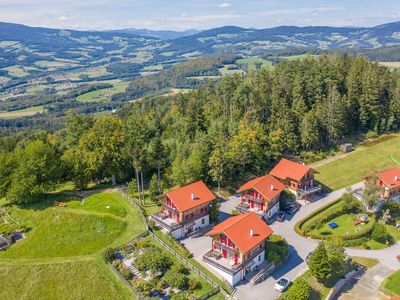 Feriendorf PB_Luftaufnahme Häuser_Oststeiermark