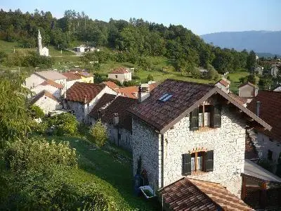 Außenansicht des Gebäudes. La Casa im Dorf Casan