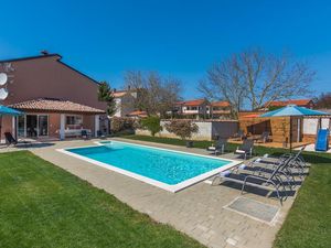 Ferienhaus für 16 Personen (300 m²) in Poreč