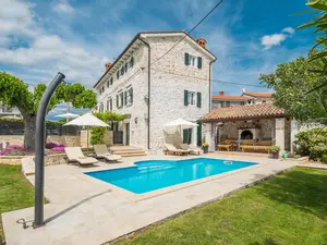 Ferienhaus für 8 Personen (200 m²) in Dračevac