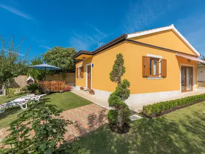 Ferienhaus für 4 Personen (92 m²) in Poreč 1/10