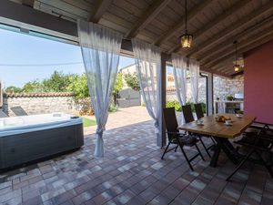 23770696-Ferienhaus-8-Poreč-300x225-3