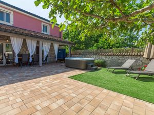 23770696-Ferienhaus-8-Poreč-300x225-5