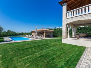 23450410-Ferienhaus-8-Poreč-300x225-2