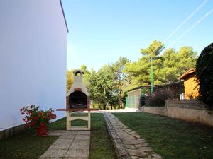 23777394-Ferienhaus-8-Poreč-300x225-3