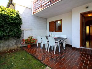 23777394-Ferienhaus-8-Poreč-300x225-4