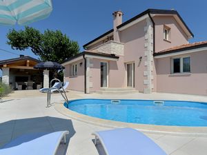 22067419-Ferienhaus-8-Poreč-300x225-3