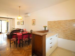 21554217-Ferienhaus-7-Poreč-300x225-2