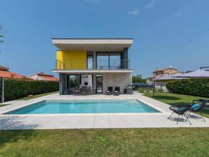 23337376-Ferienhaus-4-Poreč-300x225-2