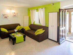 23846078-Ferienhaus-6-Poreč-300x225-3