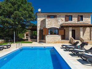 23949637-Ferienhaus-8-Poreč-300x225-0