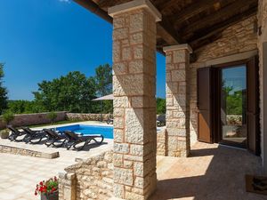 23949637-Ferienhaus-8-Poreč-300x225-4