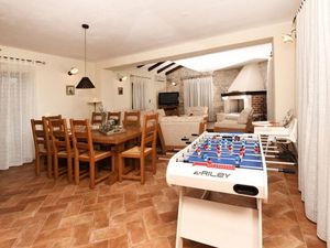 23949929-Ferienhaus-8-Poreč-300x225-3