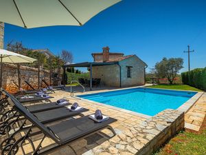 23950144-Ferienhaus-8-Poreč-300x225-0