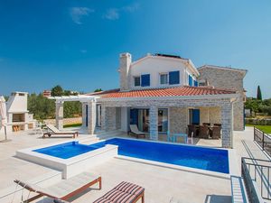 23950405-Ferienhaus-8-Poreč-300x225-0