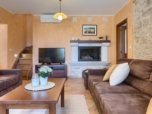 23950484-Ferienhaus-8-Poreč-300x225-2