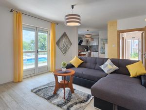 23950644-Ferienhaus-8-Poreč-300x225-1