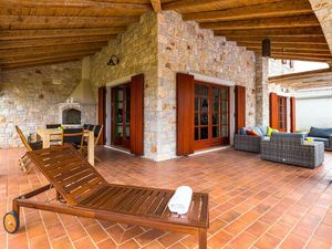 23950652-Ferienhaus-8-Poreč-300x225-5