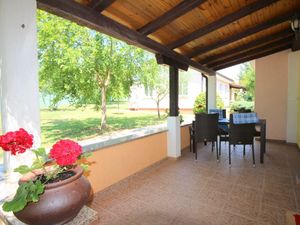 23675500-Ferienhaus-4-Poreč-300x225-4