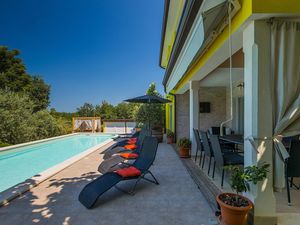 23949858-Ferienhaus-10-Poreč-300x225-2