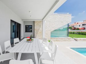 23949585-Ferienhaus-10-Poreč-300x225-4