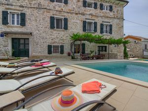 23146531-Ferienhaus-8-Poreč-300x225-1