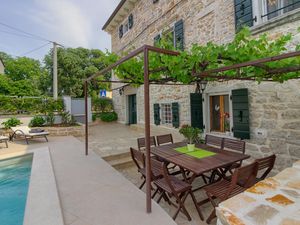 23146531-Ferienhaus-8-Poreč-300x225-2