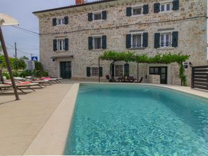 23146531-Ferienhaus-8-Poreč-300x225-4