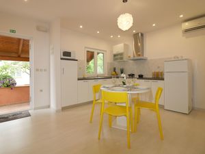 23735667-Ferienhaus-5-Poreč-300x225-2