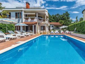 23726230-Ferienhaus-5-Poreč-300x225-5