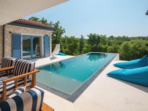 23759483-Ferienhaus-8-Poreč-300x225-0