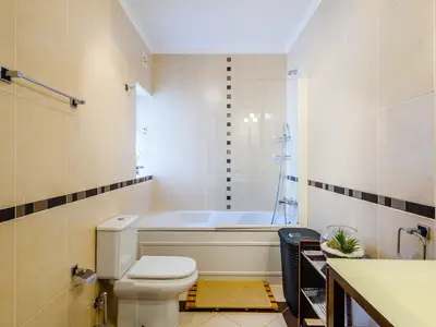 Erdgeschoss Badezimmer 2 mit Badewanne