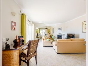 23649170-Ferienhaus-8-Portimão-300x225-4