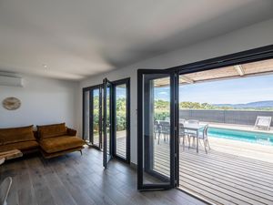 23392130-Ferienhaus-8-Porto Vecchio-300x225-4