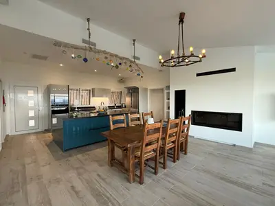 DiningRoom