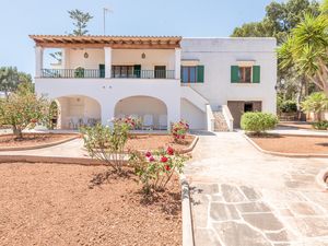 23367927-Ferienhaus-6-Portocolom-300x225-0