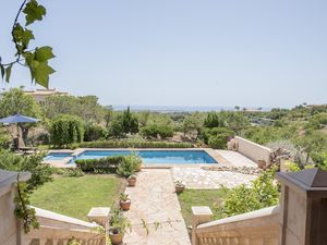 23367961-Ferienhaus-6-Portocolom-300x225-1