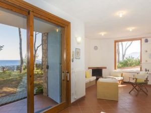 22942619-Ferienhaus-7-Portoferraio-300x225-4