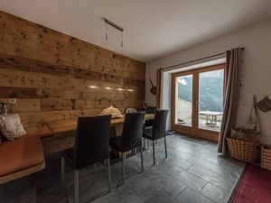 23670258-Ferienhaus-10-Poschiavo-300x225-4