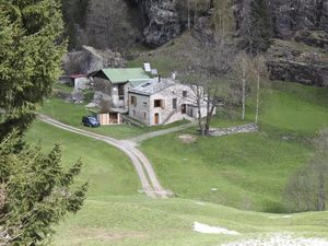 19160596-Ferienhaus-6-Poschiavo-300x225-2