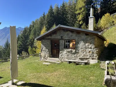 Steinhaus mit Küche, Badzimmer und Abstellraum