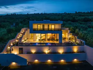 Ferienhaus für 8 Personen (200 m²) in Posedarje