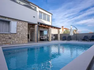 Ferienhaus für 10 Personen (180 m²) in Posedarje