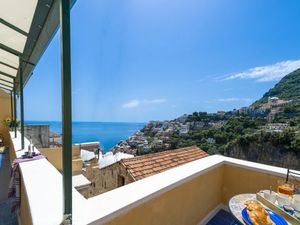 23127335-Ferienhaus-6-Positano-300x225-1