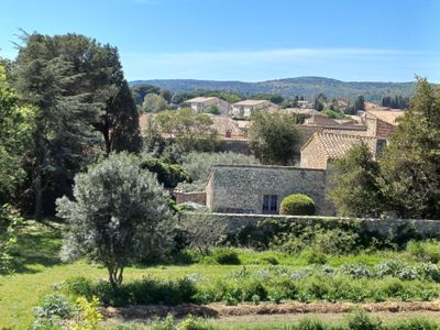 potager et au fond le village